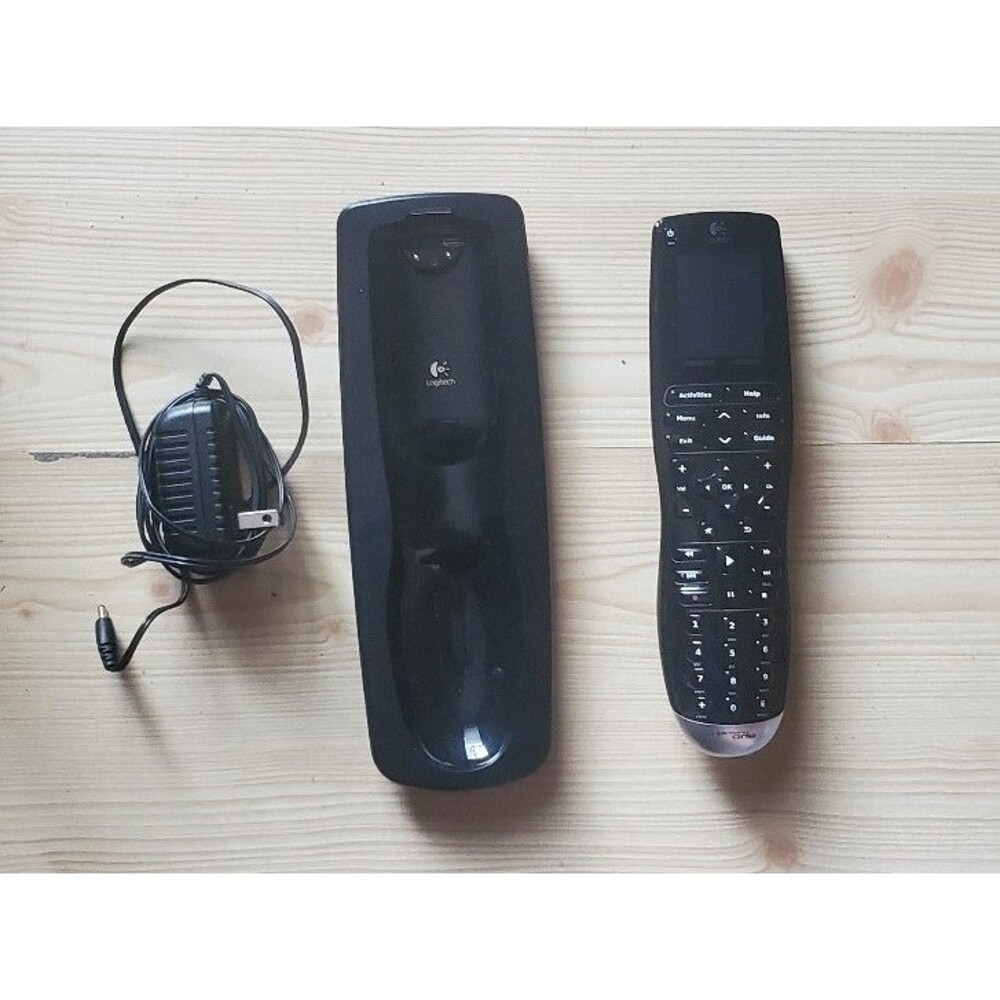 Logitech Harmony One R-IY17 Remote Charger Cradle & AC Adapter works and tested